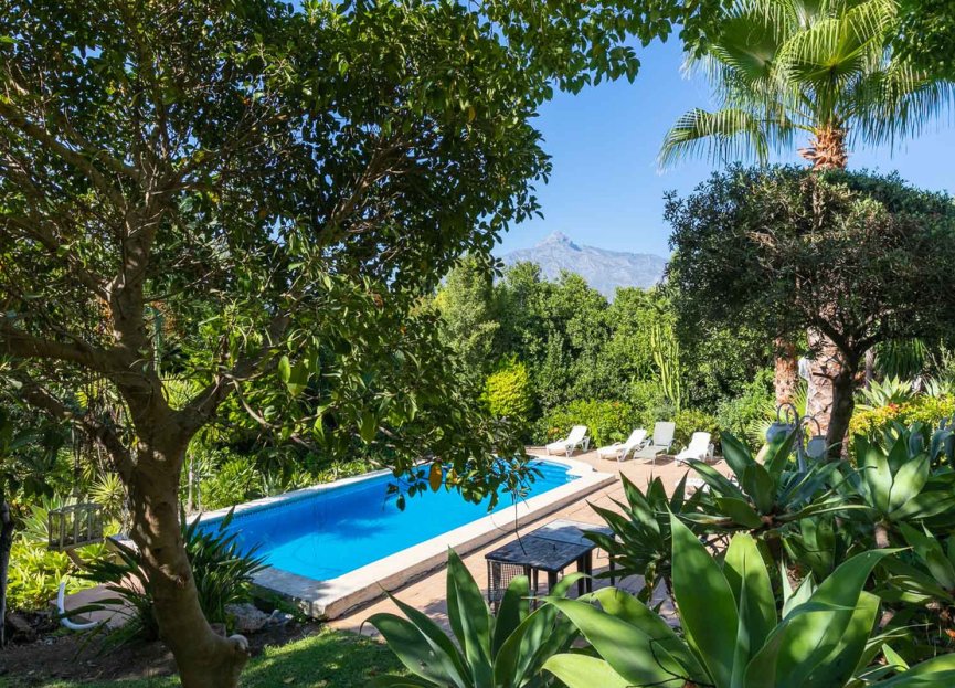 Resale - House - Detached Villa - Marbella - Nueva Andalucia