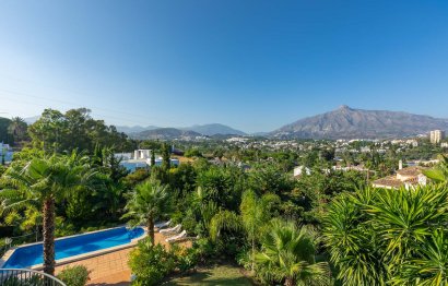 Resale - House - Detached Villa - Marbella - Nueva Andalucia