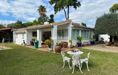 Resale - House - Detached Villa - Estepona - Atalaya