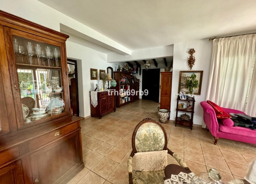 Resale - House - Detached Villa - Estepona - Atalaya