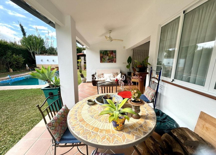 Resale - House - Detached Villa - Estepona - Atalaya