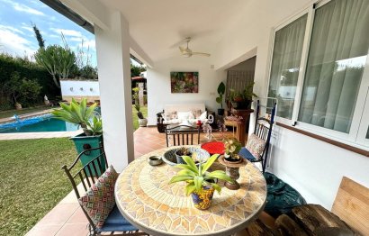 Resale - House - Detached Villa - Estepona - Atalaya