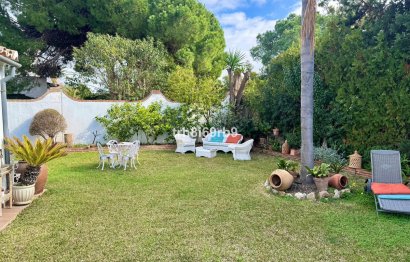 Resale - House - Detached Villa - Estepona - Atalaya