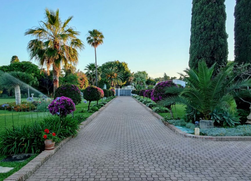 Resale - House - Detached Villa - Marbella - Guadalmina Baja