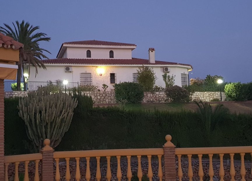 Reventa - House - Detached Villa - Benalmádena - Benalmadena Costa