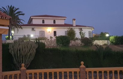 Resale - House - Detached Villa - Benalmádena - Benalmadena Costa