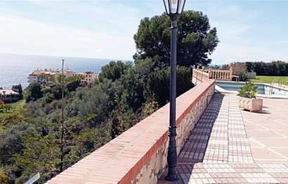 Resale - House - Detached Villa - Benalmádena - Benalmadena Costa