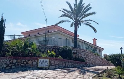 Resale - House - Detached Villa - Benalmádena - Benalmadena Costa