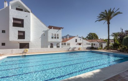 Resale - Apartment - Middle Floor Apartment - Marbella - Nueva Andalucia