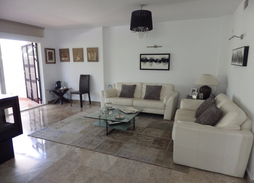 Resale - House - Townhouse - Marbella - Nueva Andalucia