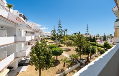 Resale - Apartment - Middle Floor Apartment - Marbella - Nueva Andalucia