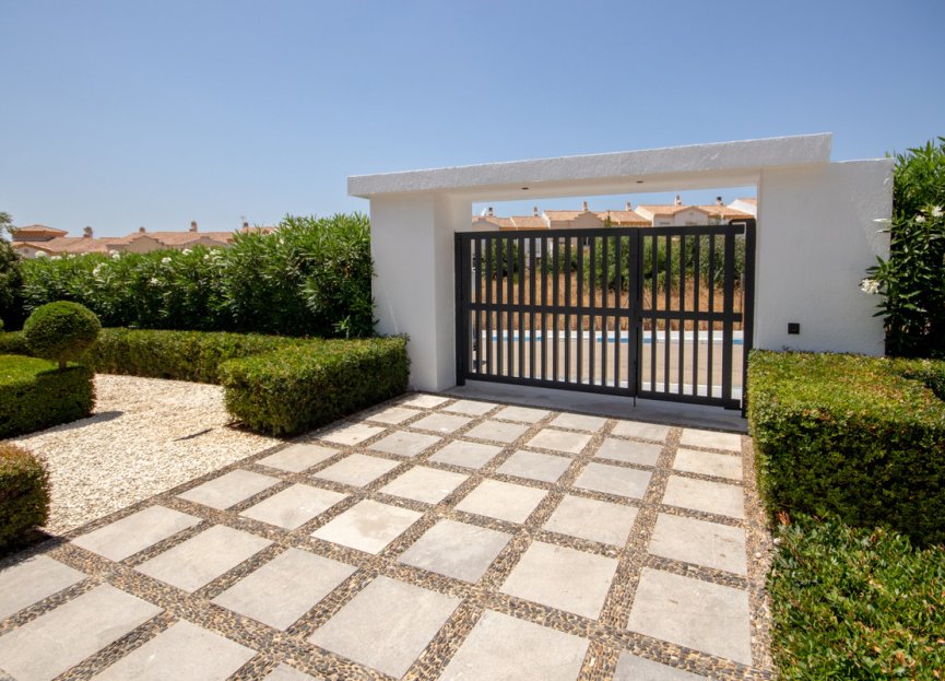 Resale - House - Detached Villa - Manilva - La Duquesa