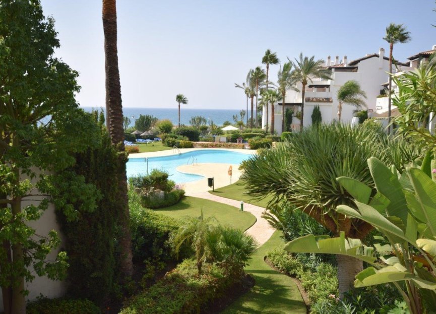 Resale - Apartment - Middle Floor Apartment - Estepona - Costalita