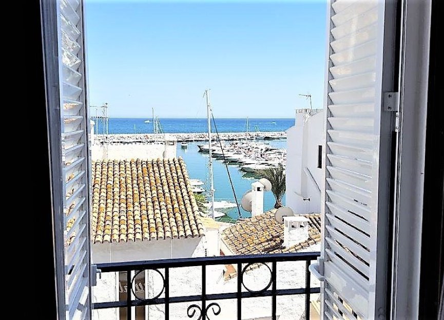 Resale - Apartment - Middle Floor Apartment - Marbella - Puerto Banús