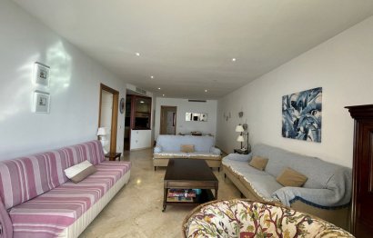 Resale - Apartment - Middle Floor Apartment - Estepona - Estepona Centro