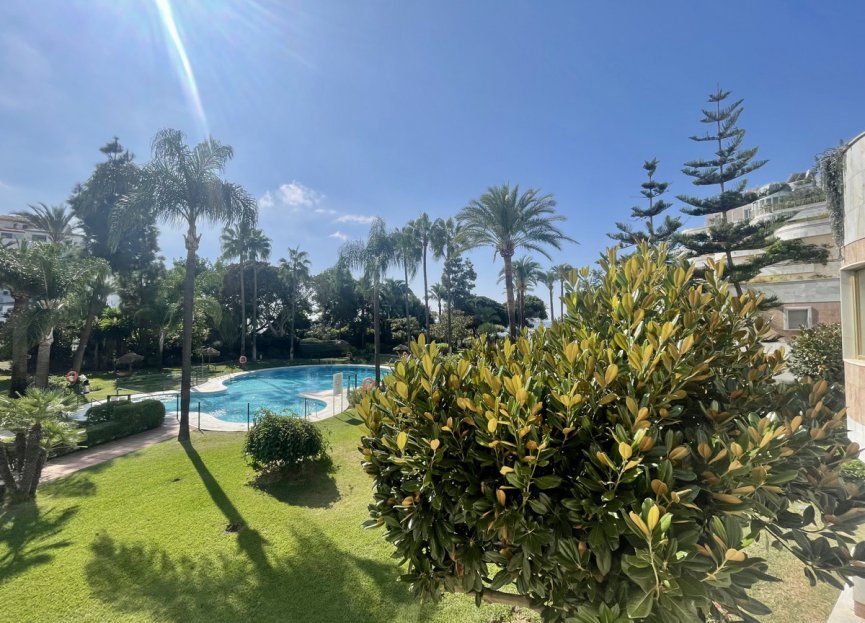 Resale - Apartment - Ground Floor Apartment - Marbella - Puerto Banús