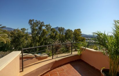 Resale - Apartment - Middle Floor Apartment - Marbella - Nueva Andalucia