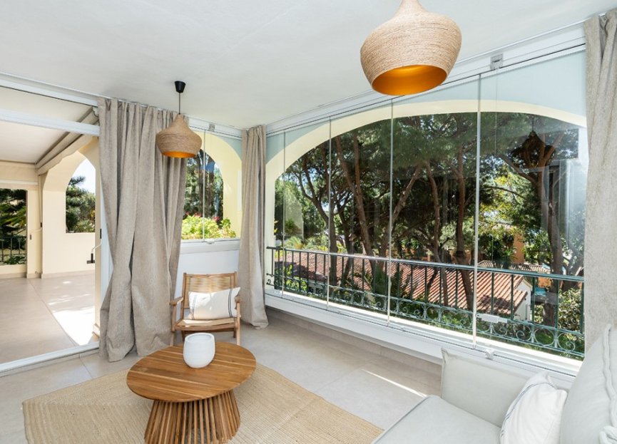 Resale - Apartment - Middle Floor Apartment - Marbella - Elviria