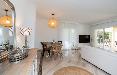 Resale - Apartment - Middle Floor Apartment - Marbella - Elviria