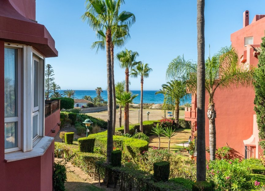 Resale - Apartment - Middle Floor Apartment - Marbella - Elviria