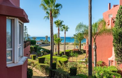 Resale - Apartment - Middle Floor Apartment - Marbella - Elviria