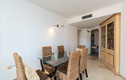 Resale - Apartment - Middle Floor Apartment - Marbella - Elviria