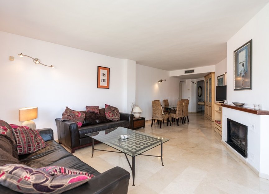 Resale - Apartment - Middle Floor Apartment - Marbella - Elviria