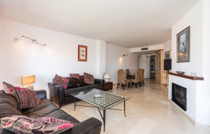 Resale - Apartment - Middle Floor Apartment - Marbella - Elviria