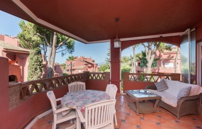 Resale - Apartment - Middle Floor Apartment - Marbella - Elviria