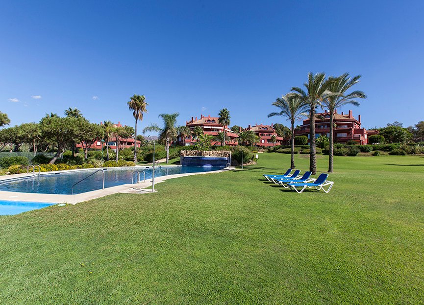 Resale - Apartment - Middle Floor Apartment - Marbella - Elviria