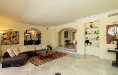 Resale - House - Detached Villa - Marbella - Elviria