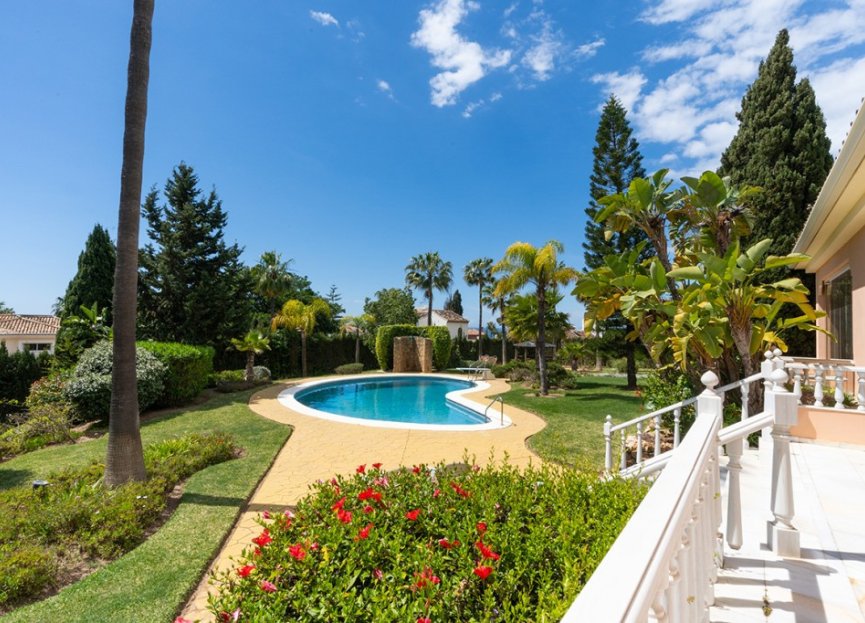 Resale - House - Detached Villa - Marbella - Elviria