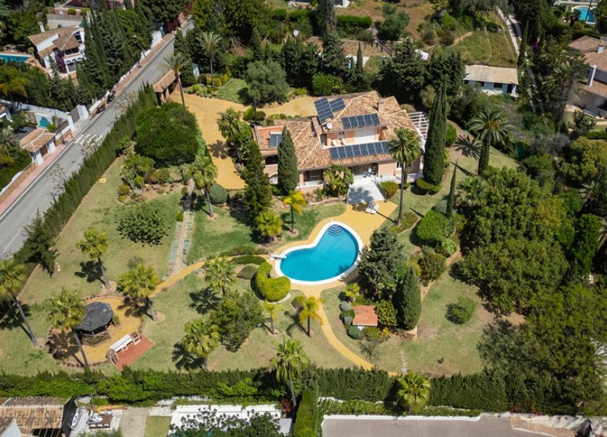 Resale - House - Detached Villa - Marbella - Elviria