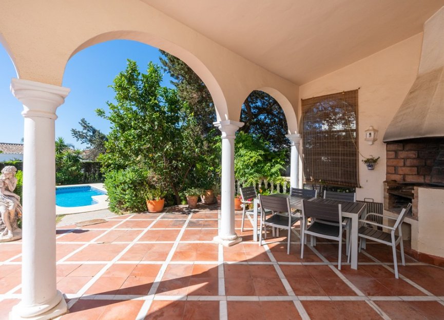 Resale - House - Detached Villa - Marbella - Marbesa