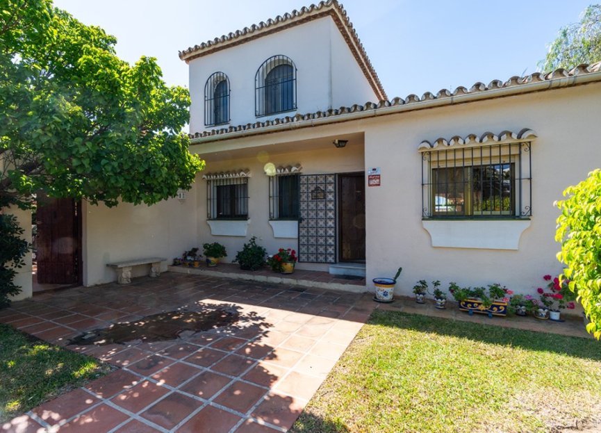 Resale - House - Detached Villa - Marbella - Marbesa