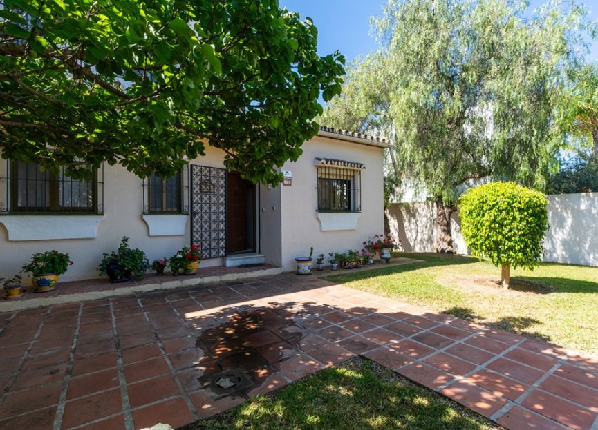 Resale - House - Detached Villa - Marbella - Marbesa