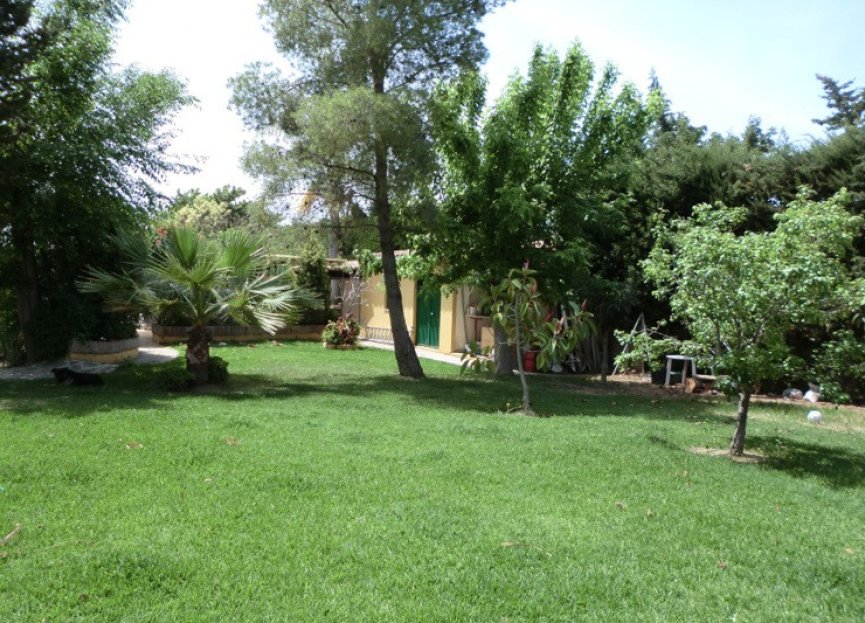 Resale - House - Detached Villa - Estepona - Estepona Centro