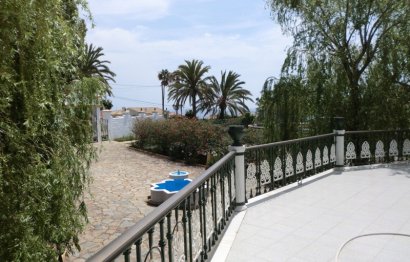 Resale - House - Detached Villa - Estepona - Estepona Centro