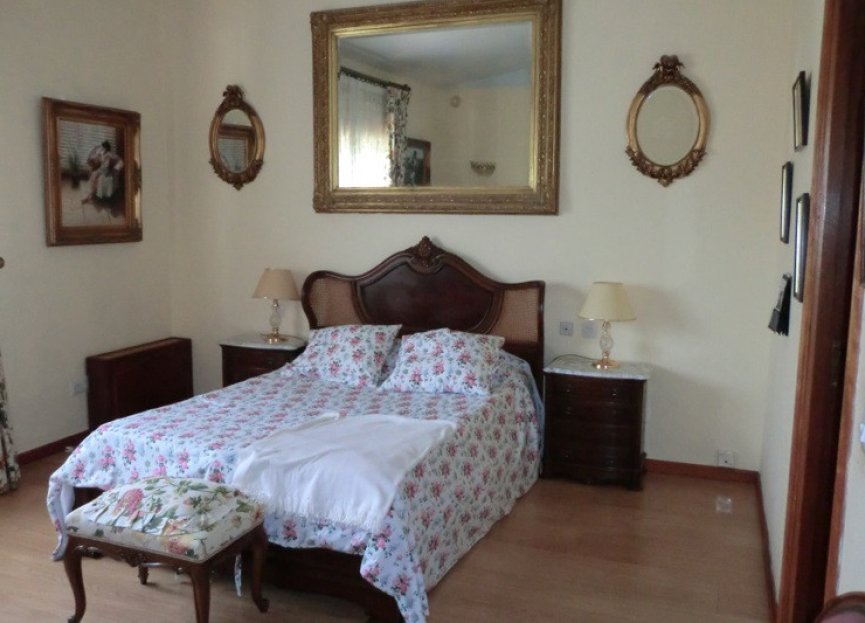 Resale - House - Detached Villa - Estepona - Estepona Centro