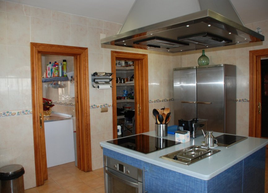 Resale - House - Bungalow - Estepona - Estepona Centro