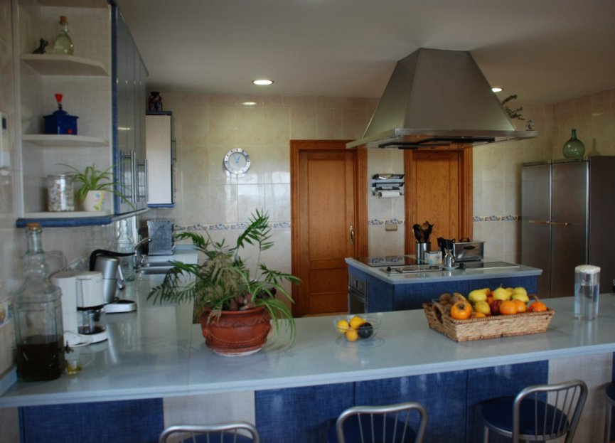 Resale - House - Bungalow - Estepona - Estepona Centro