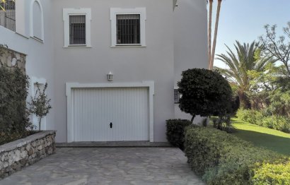 Resale - House - Detached Villa - Estepona - Estepona Centro