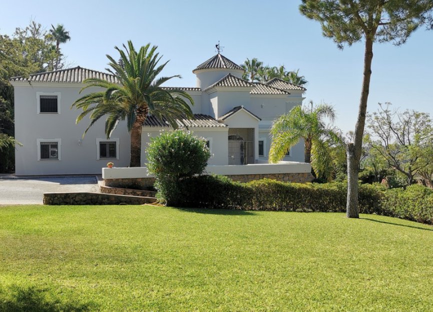 Resale - House - Detached Villa - Estepona - Estepona Centro