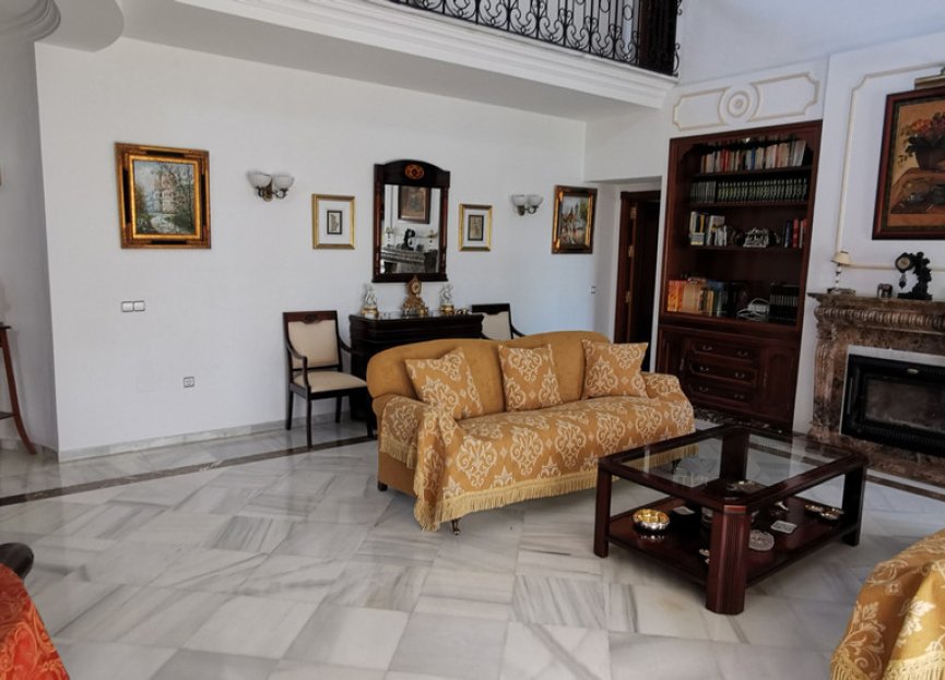 Reventa - House - Detached Villa - Estepona - Estepona Centro