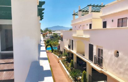 Resale - Apartment - Middle Floor Apartment - Marbella - Nueva Andalucia