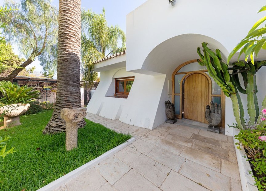 Resale - House - Detached Villa - Marbella - Nueva Andalucia