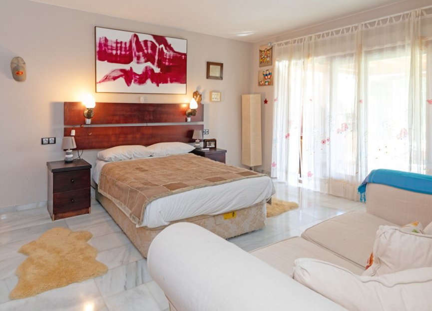 Resale - House - Detached Villa - Marbella - Nueva Andalucia