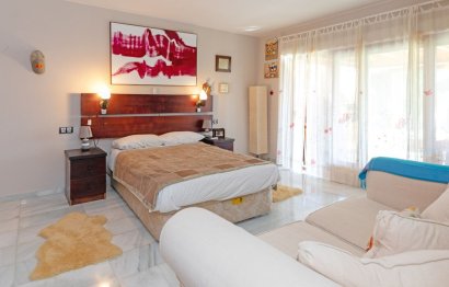 Resale - House - Detached Villa - Marbella - Nueva Andalucia