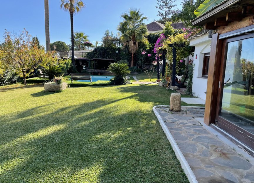 Resale - House - Detached Villa - Marbella - Nueva Andalucia