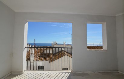 Resale - Apartment - Middle Floor Apartment - Marbella - Puerto Banús